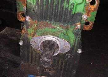 John Deere WOM Przedni