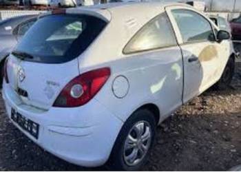 Szyba karoseryjna trójkątna słupka A błotnika przedniego Opel Corsa D