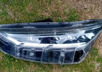 Lampa przednia lewa Mstang Mach-e 2020 r uszkodzony klosz lampy pod zderzak Lampa przednia lewa Mstang Mach-e 2020 r uszkodzony klosz lampy pod zderzak