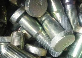 Śruba koła Steyr przód M22x1, 5x83 / 93, oryginalna, faktura