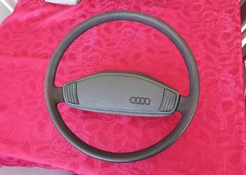 Stara zabytkowa kierownica Audi 100 c2