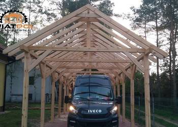 Konstrukcja drewniana o wymiarze 15 x 5