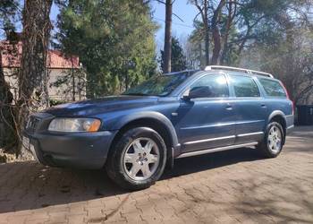 Volvo XC70  rej. na 7 osób uszkodzony