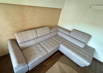 Narożnik z funkcją spania i pojemnikiem na pościel 275x210cm
