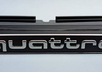 Emblemat Quattro Audi Q3 8U Lift Oryginał OE 8U0853736B
