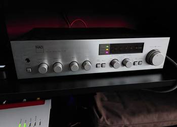 NAD 3140 srebrny. (spokrewniony z NAD 3020)