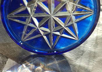 Pięć krysztalowych podstawek