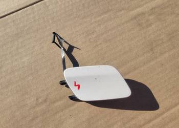 AUDI A1 S-LINE 18-21 ZAŚLEPKA HAKA ZDERZAKA PRZÓD 82A807241 // 4 AUDI A1 S-LINE 18-21 ZAŚLEPKA HAKA ZDERZAKA PRZÓD 82A807241 // 4