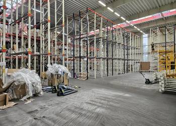 Regały magazynowe paletowe wjezdne drive-in drive in Mecalux H800cm