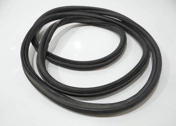 USZCZELKA KLAPY BAGAŻNIKA BMW E81 7190345