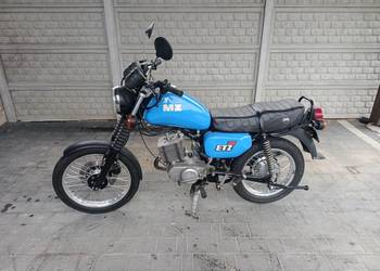 MZ ETZ 150 z papierami