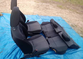 Sprzedam fotele do Subaru Forester 2009