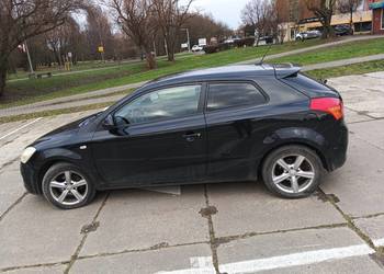 Kia Ceed uszkodzona do napraw lakierniczych