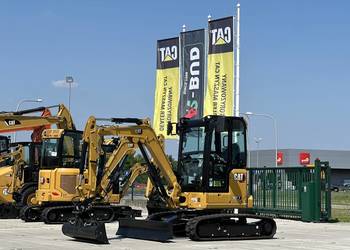 FABRYCZNIE NOWY CAT 302.7 CR