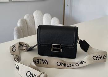 Torebka listonoszka przez ramię Mario Valentino Nicum czarny złote okucia e