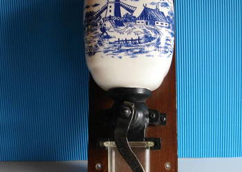 MŁYNEK ścienny do kawy