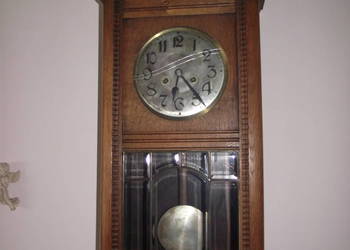 Sprawny antyczny zegar.Sprawny. Sprawny antyczny zegar.Sprawny.