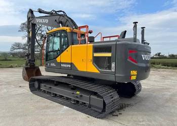 Koparka Volvo Ec 220 EL rok produkcji 2022