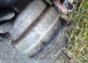 AUDI A4 B7 B6 PODUSZKA SILNIKA z czujnikiem 8e0199379ab np 2.0tdi brd