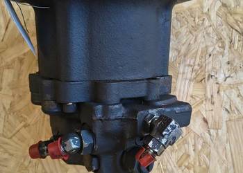 Silnik Obrotu Komatsu Pc35