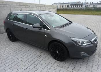 Opel Astra Astra J Sports Tourer Kombi *grzana kierownica * parktronic*