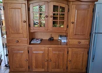 Sprzedam drewniany kredens kuchenny