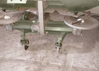 Rozsiewacz nawozu Sipma pojemność 1300 kg, nadstawka, plandeka