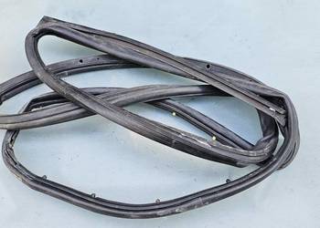 Uszczelka drzwi lewy tył mercedes w203 kombi 2037370398