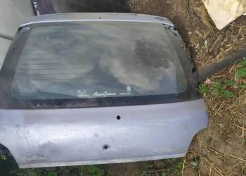 Subaru vivio szybą w klapa tył
