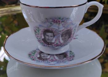 Unikatowa filiżanka ze spodkiem upamiętniająca królewski ślu