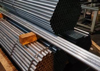 Słupek ocynk Fi38 rura