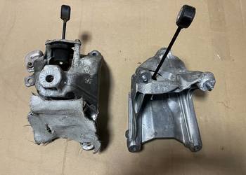 Łapy silnika Audi A5 4M0199308 AA 4M0199307 BN