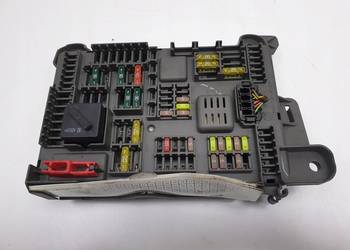 BMW X5 E70 lift 3.0 T 35i SKRZYNKA BEZPIECZNIKÓW