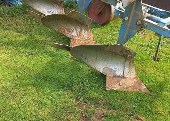 Pług  3 trzyskibowy obrotowy Pług  3 trzyskibowy obrotowy