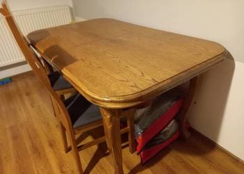 Stół z 4 krzesłami drewniany orzech