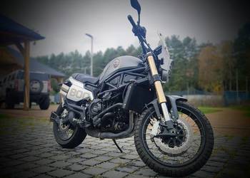 Benelli Leoncino 800 trail