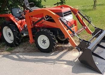 Ciągnik mini traktor ogrodniczy Kubota  glebogryzarką (yanmar)