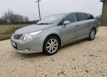 Toyota Avensis 2009 r benzyna +LPG