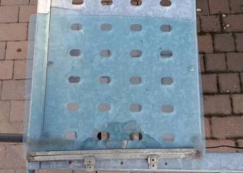 Szyba drzwi lewa tylna Mercedes W123  sedan