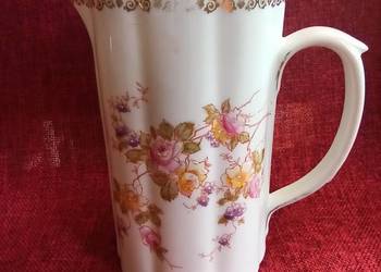 Mlecznik, duży, z pięknym kwiatowym dekorem, z jednej strony