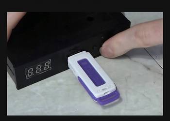 Pendrive z podkładami MIDI do keyboardów z emulatorem dyskietek