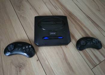 Konsola do gier z grami retro