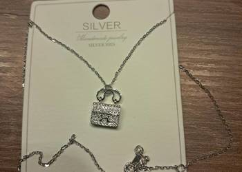 nowy srebrny  łańcuszek z wisiorkiem w kształcie torebki próba 9925