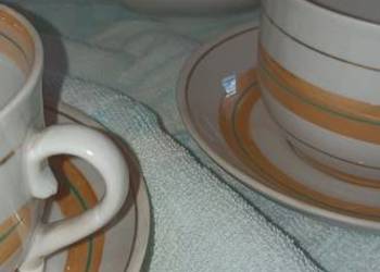 Zostaw Porcelany kawowy pozłacany.