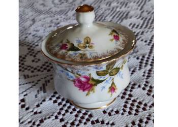 cukiernica Chodzież Iwona z porcelany złocona porcelana