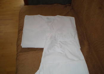 Sprzedam męski tzw. mundurek medyczny rozmiar  56 nowy, cena 80 zł, odbiór