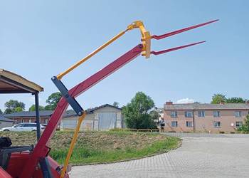 Ładowacz do bel na tył samopoziomujący z płynną mechaniczną regulacją