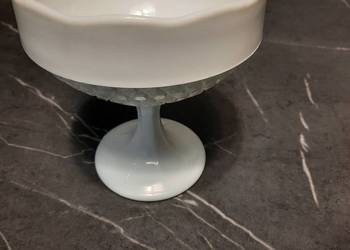 Cukiernica "Kwiat" z białego szkła