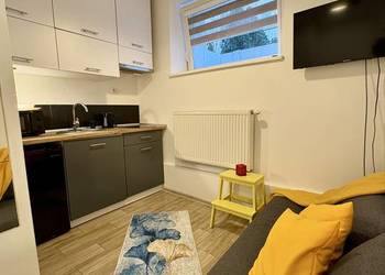 Wynajmę kawalerkę mieszkanie Warszawa !