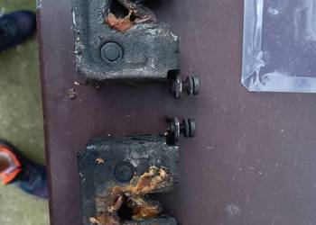 BMW 3 ZAMEK MASKI PRZÓD BMW E90/E91